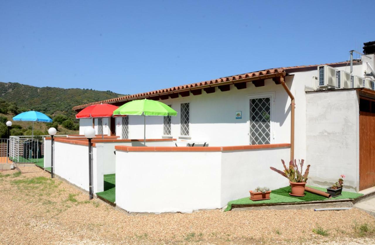 B&B Il Mirto Di Paola Torpè Exteriör bild